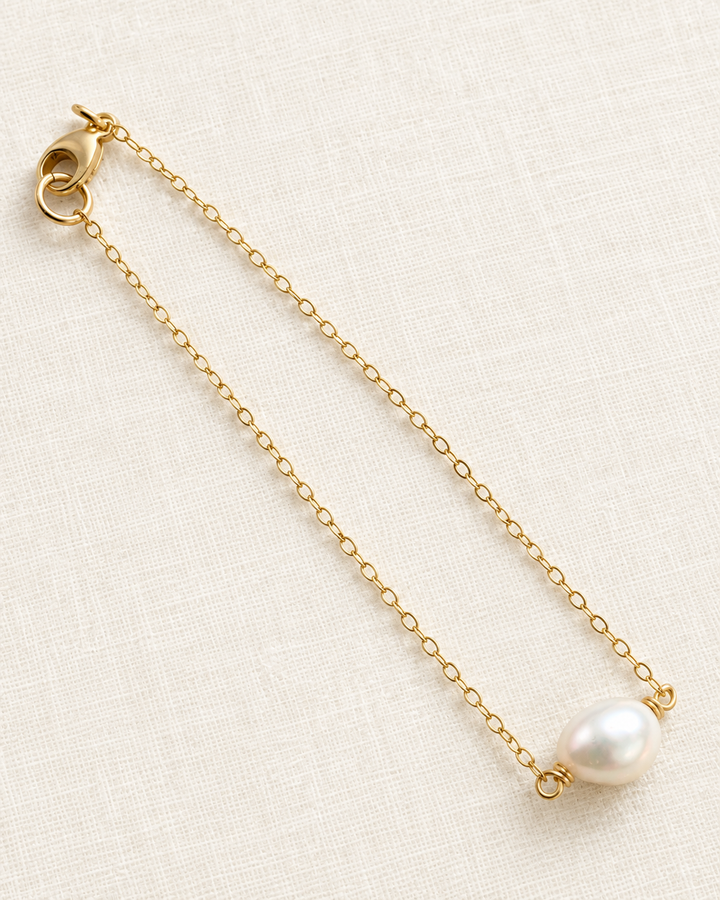 Against the Grain Pearl Bracelet
