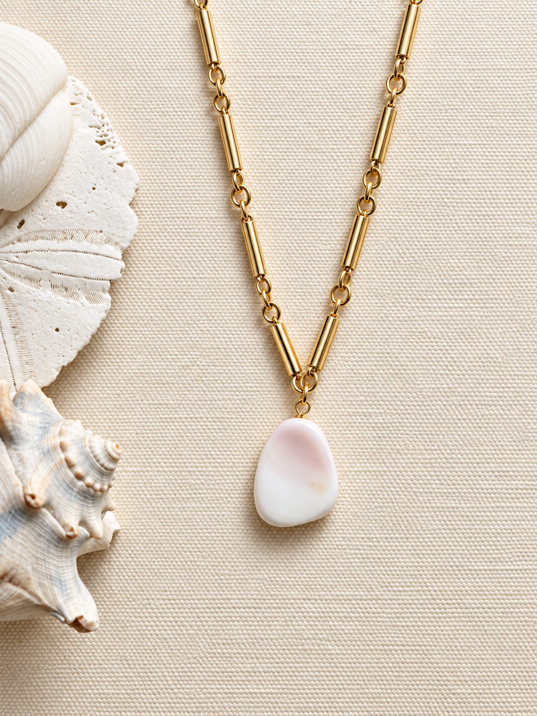 Beach Days Conch Necklace
