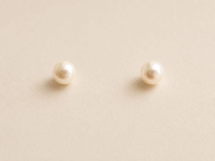 Lady in Pearls*