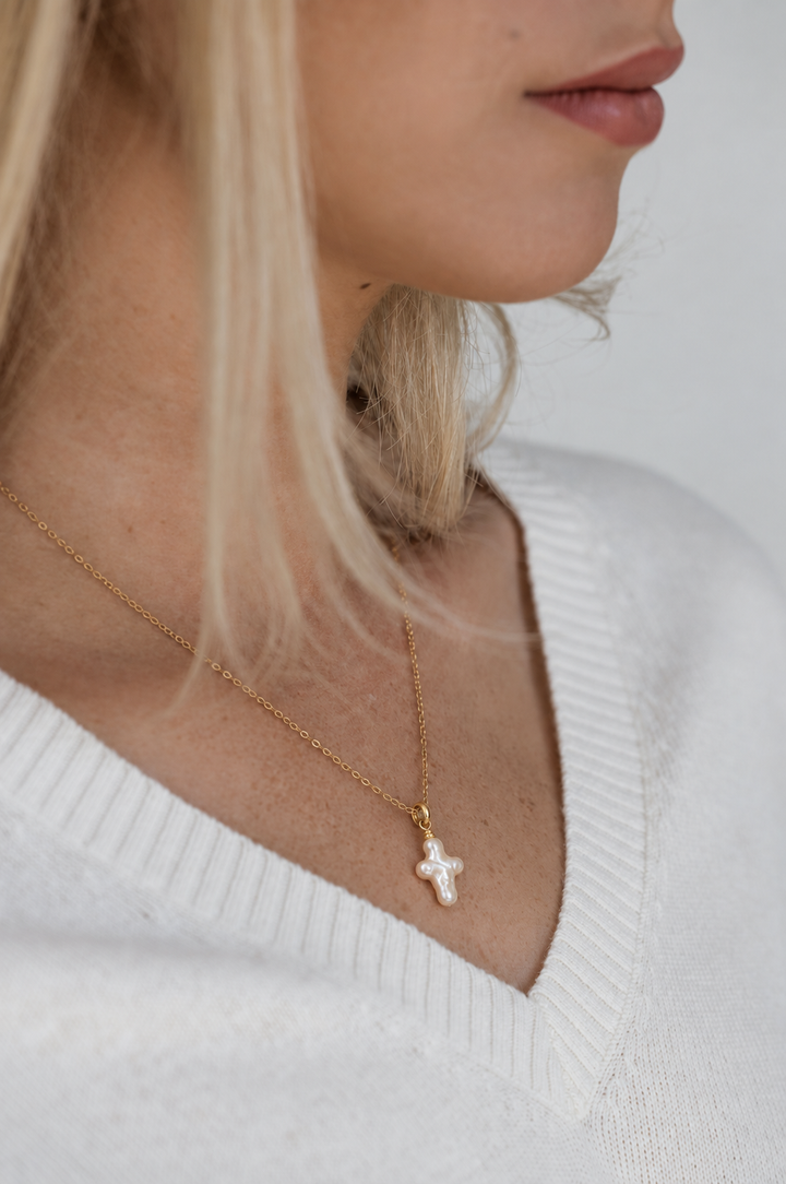Riayn’s Cross necklace